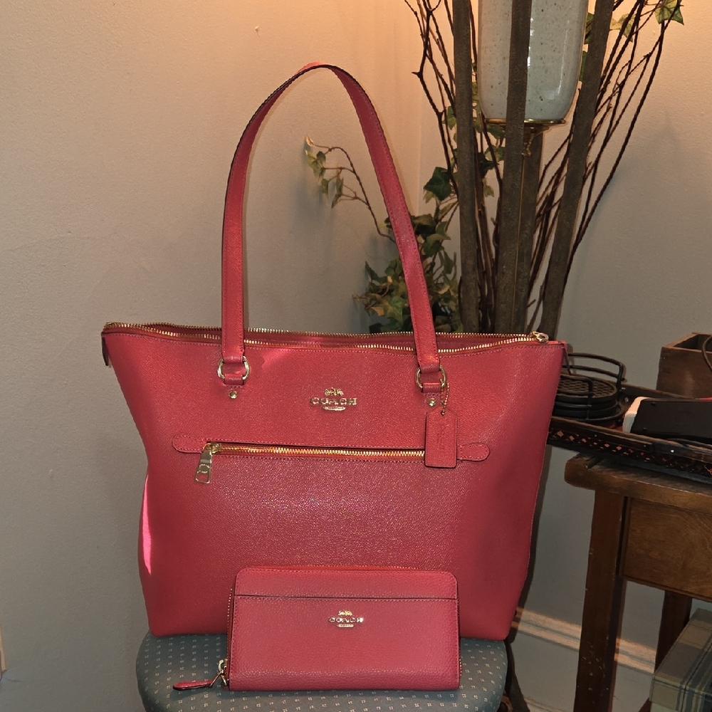 COACH FUSCHIA GALLERY TOTE LONG WALLET BUNDLE